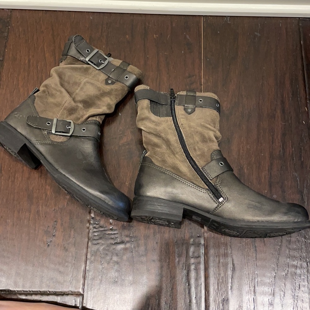 CAT by caterpillar leather/suede moto bootie THESE ARE A SIZE 6 1/2 - Picture 4 of 8